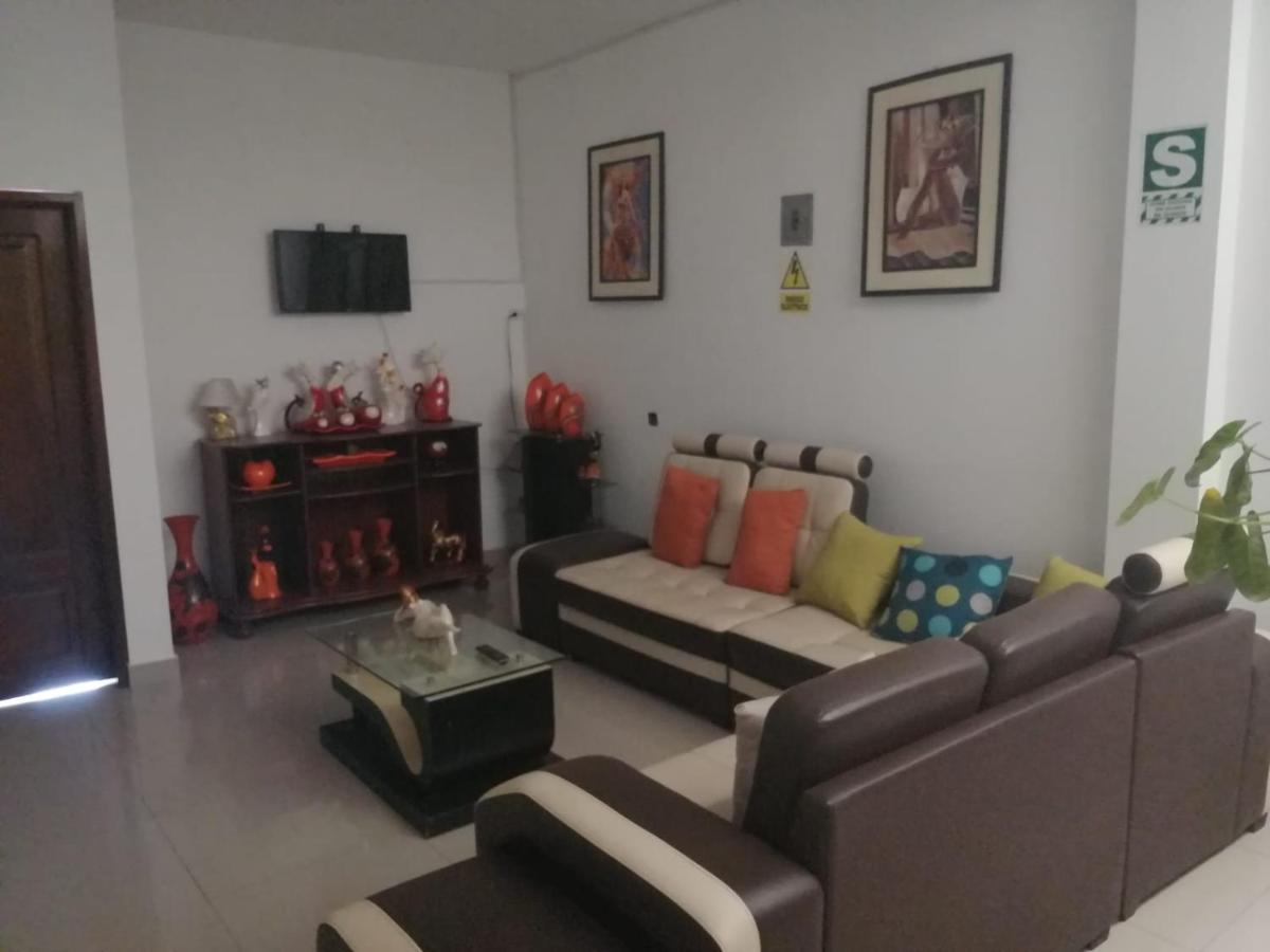 Hospedaje Renzo Tarapoto Esterno foto