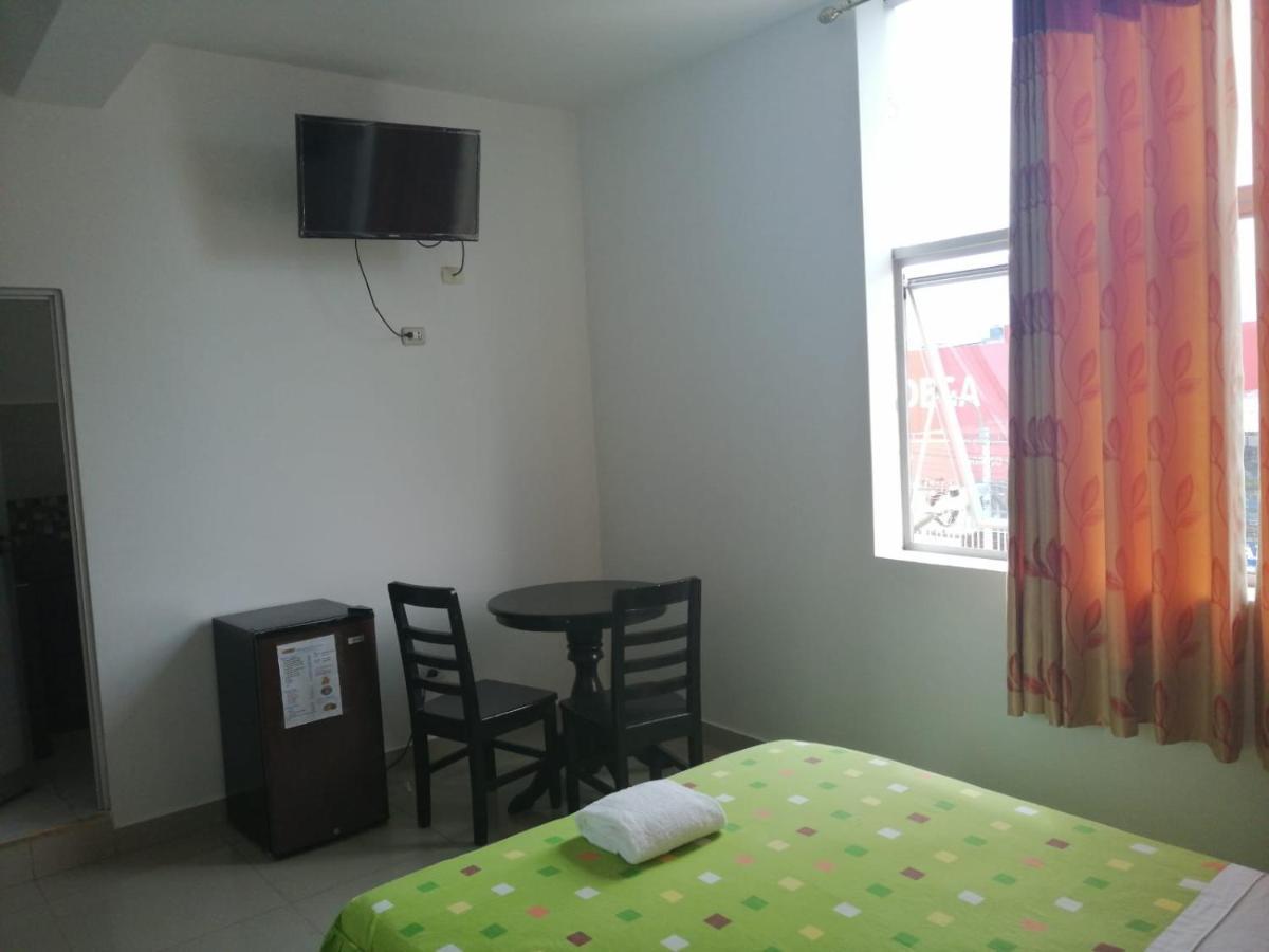 Hospedaje Renzo Tarapoto Esterno foto