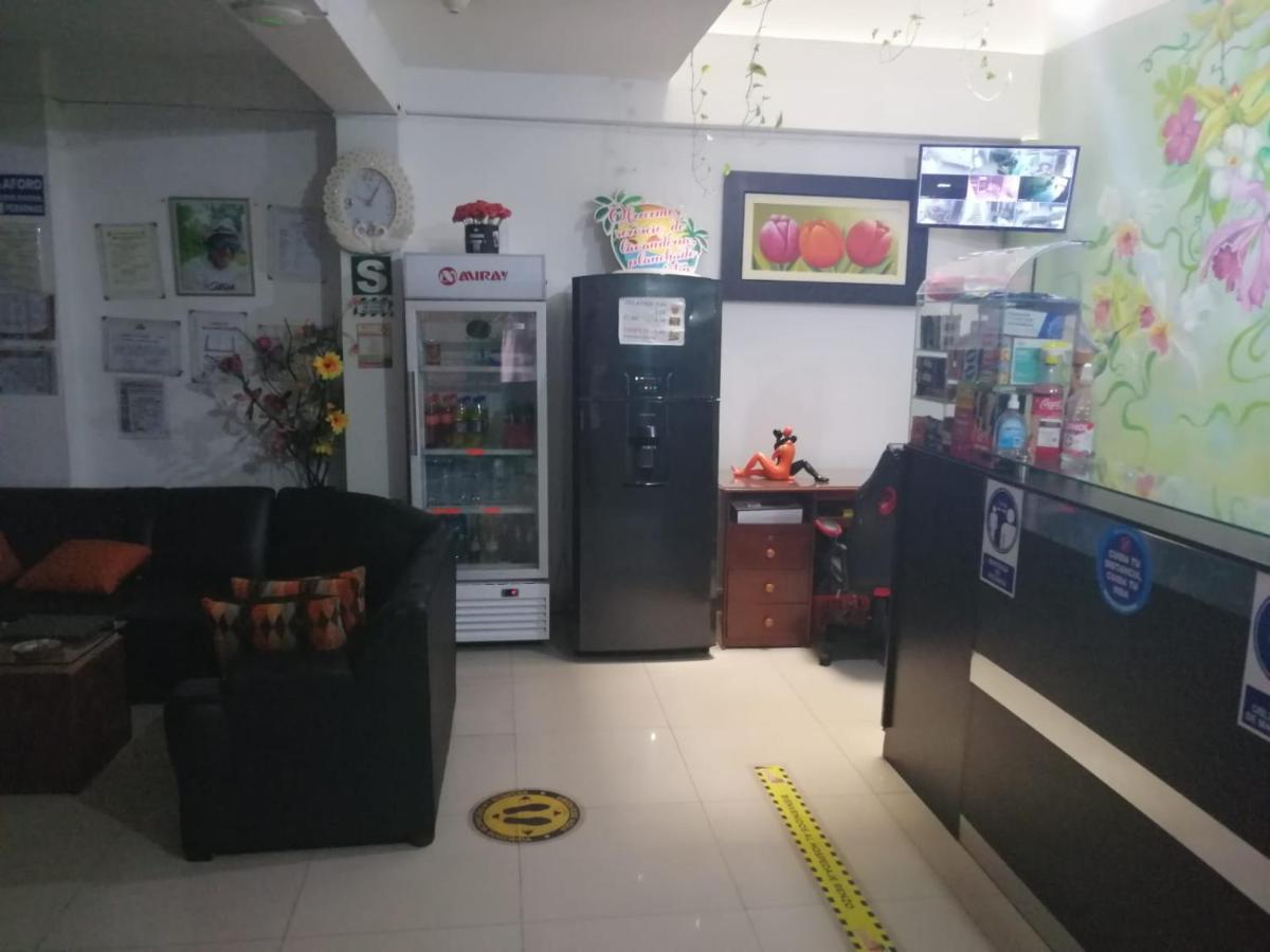 Hospedaje Renzo Tarapoto Esterno foto
