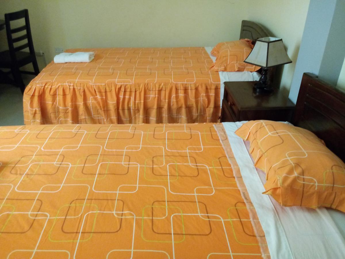 Hospedaje Renzo Tarapoto Esterno foto