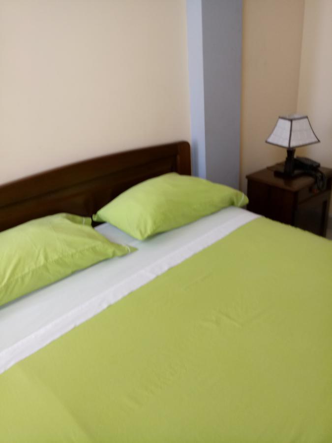 Hospedaje Renzo Tarapoto Esterno foto