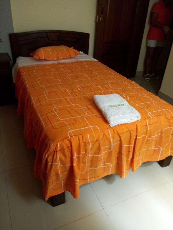 Hospedaje Renzo Tarapoto Esterno foto