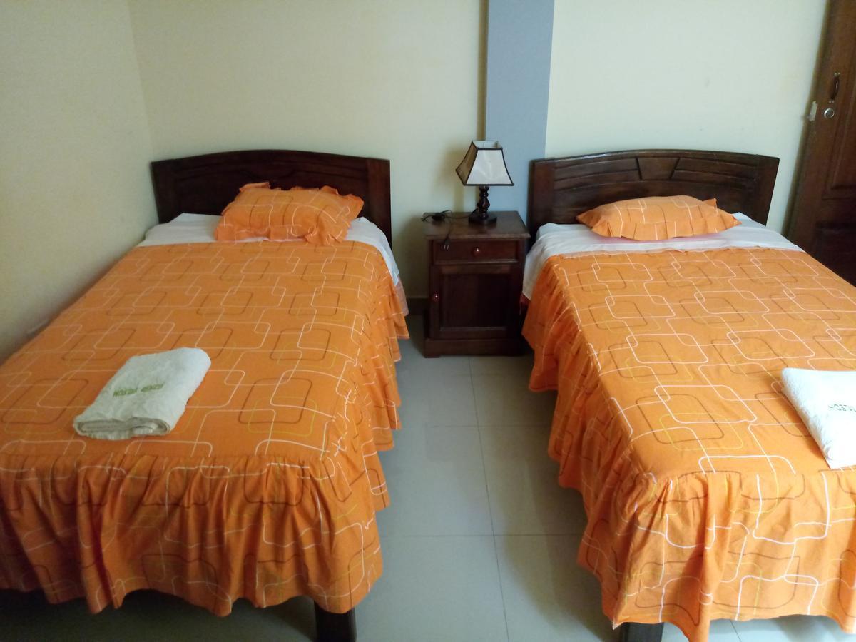 Hospedaje Renzo Tarapoto Esterno foto